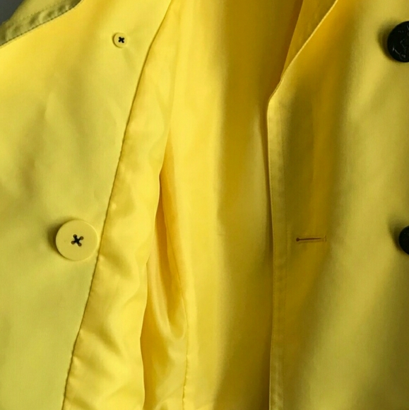 Chaps yellow trench coat in size small - Picture 5 of 6